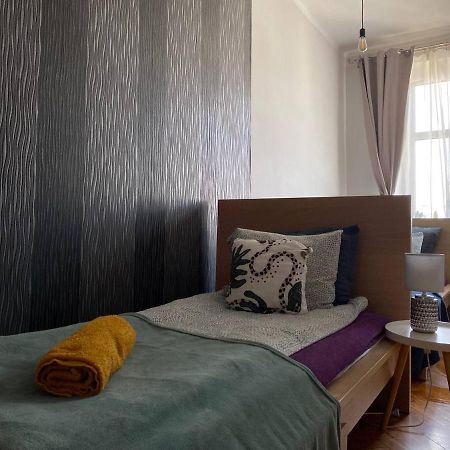 Real Vip Hostel Краков Экстерьер фото