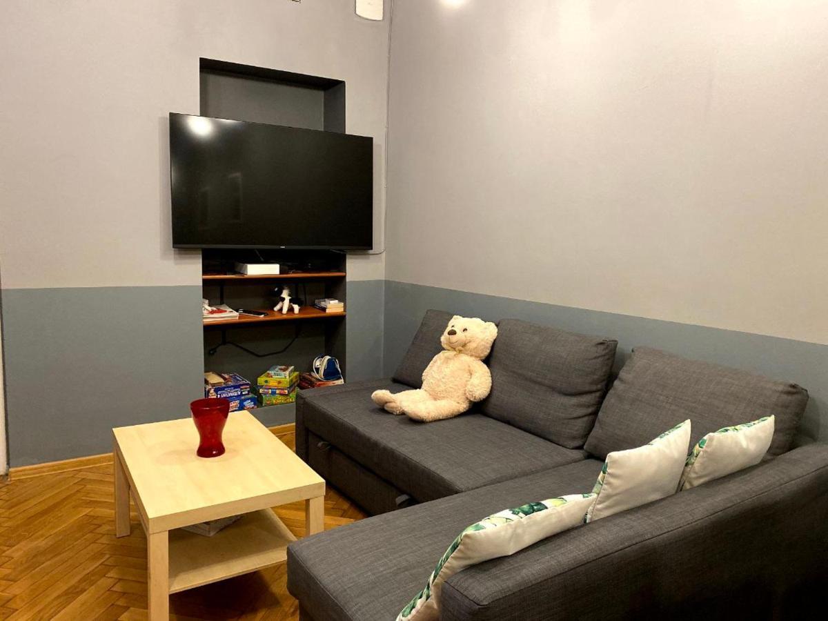 Real Vip Hostel Краков Экстерьер фото