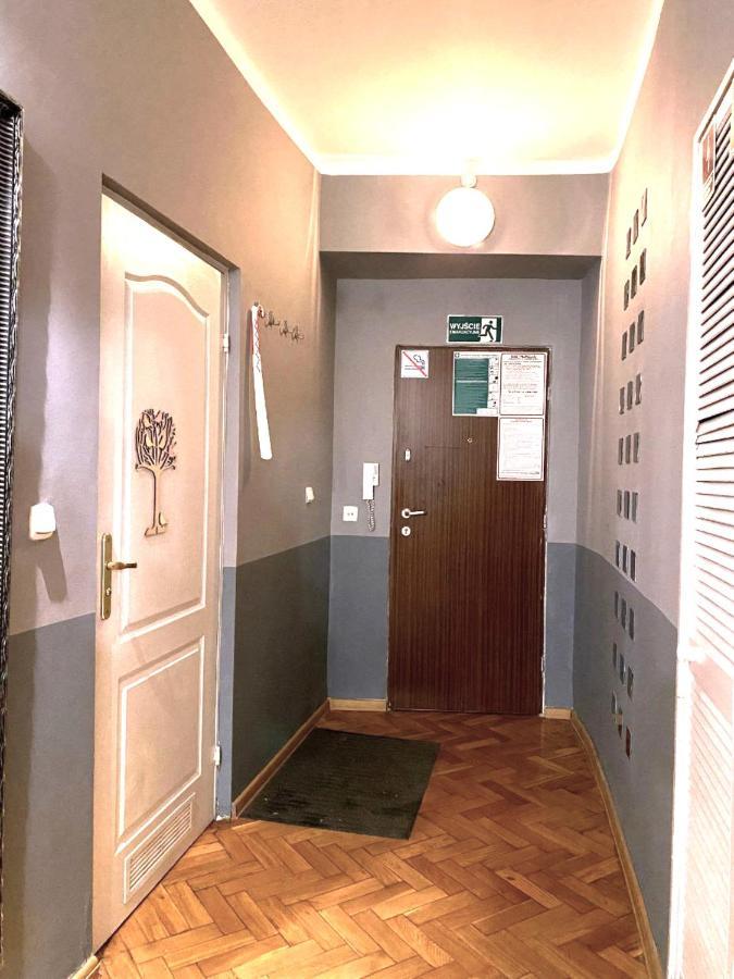 Real Vip Hostel Краков Экстерьер фото