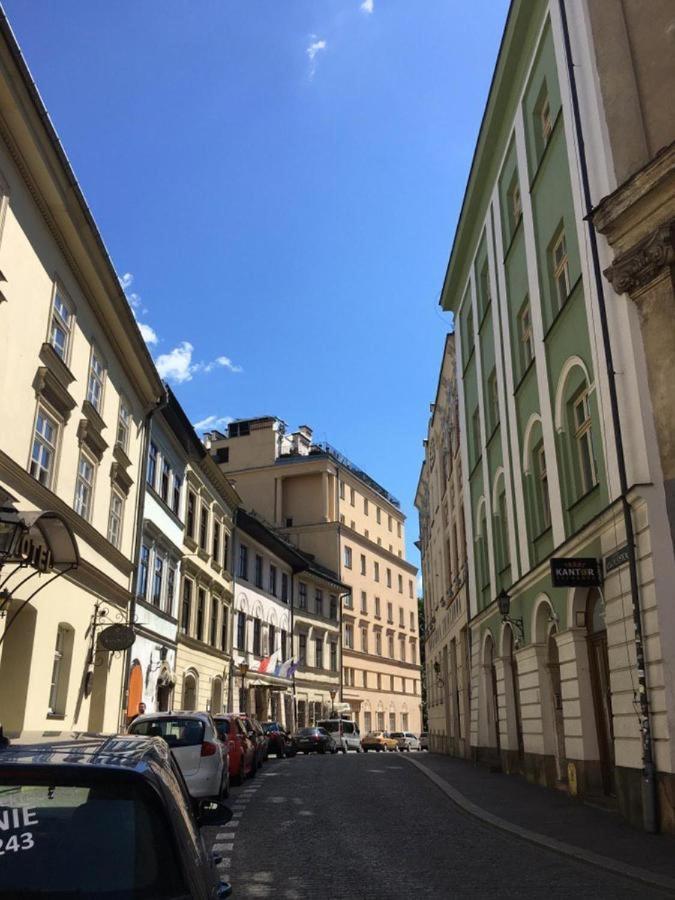 Real Vip Hostel Краков Экстерьер фото