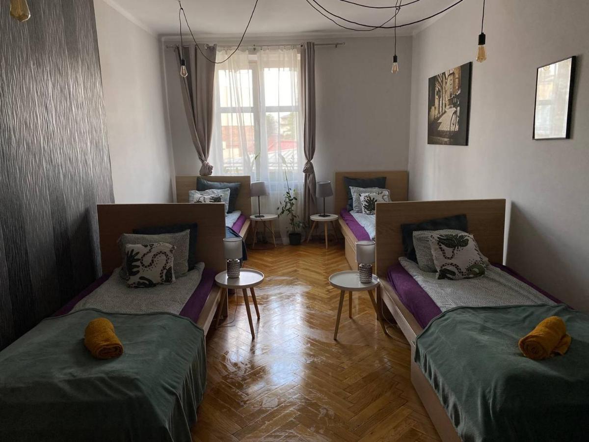 Real Vip Hostel Краков Экстерьер фото