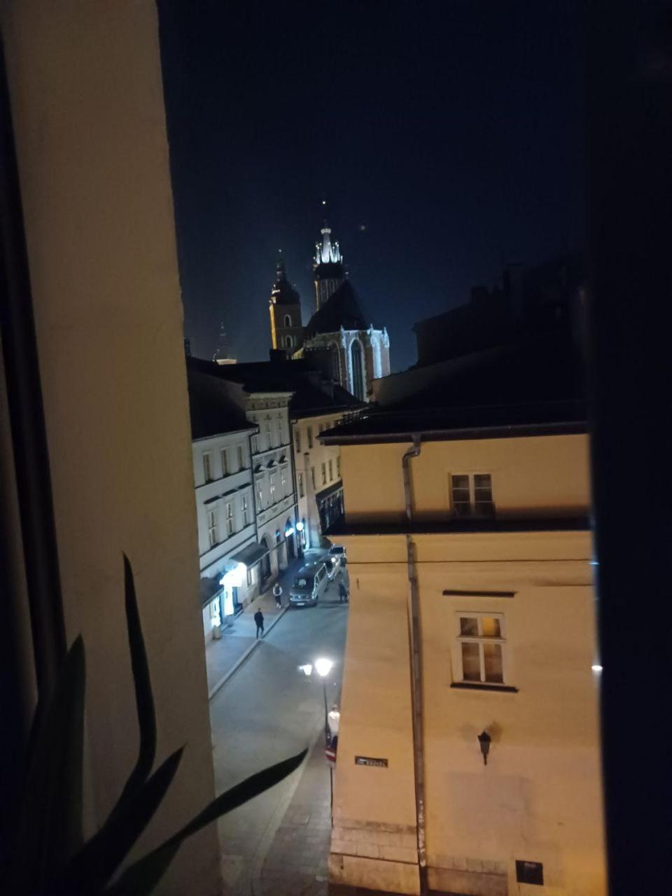 Real Vip Hostel Краков Экстерьер фото